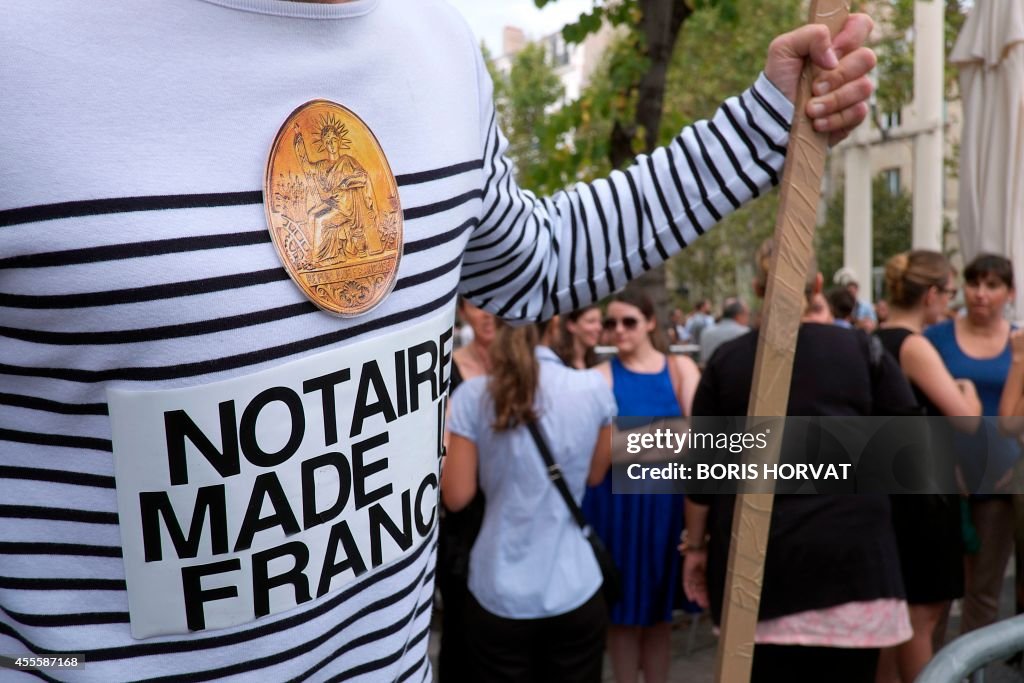 FRANCE-JUSTICE-LABOUR-NOTARIES-DEMO