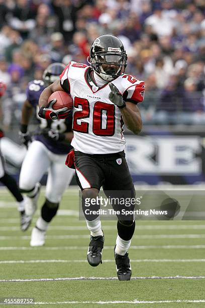 Allen Rossum of the Atlanta Falcons runs with the ball during a game against the Baltimore Ravens on November 19, 2006 at the M&T Bank Stadium in...