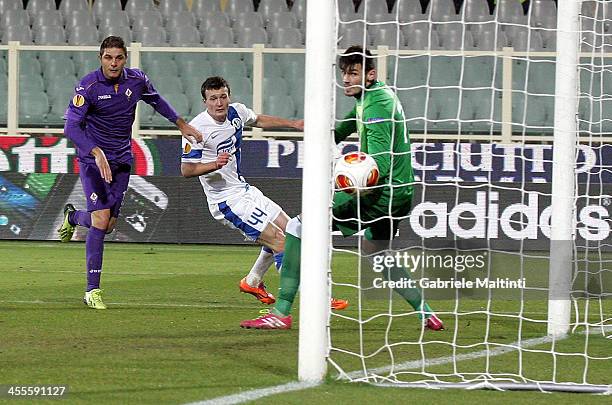 Joaquin of ACF Fiorentina scores a goal during the UEFA Europa League Group E match between ACF Fiorentina and FC Dnipro Dnipropetrovsk at Stadio...