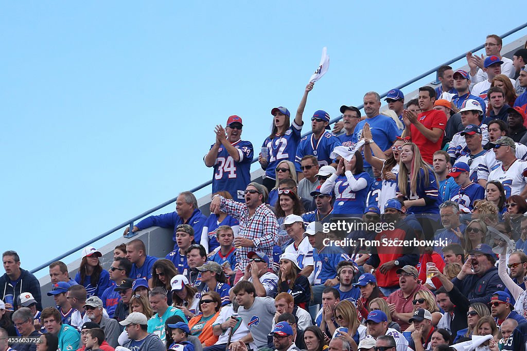 Miami Dolphins v Buffalo Bills