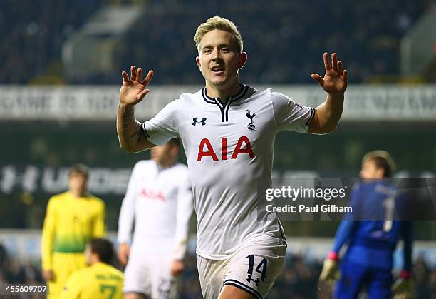 Lewis Holtby of Tottenham Hotspur celebrates scoring their third goal during the UEFA Europa League Group K match between Tottenham Hotspur FC and FC...