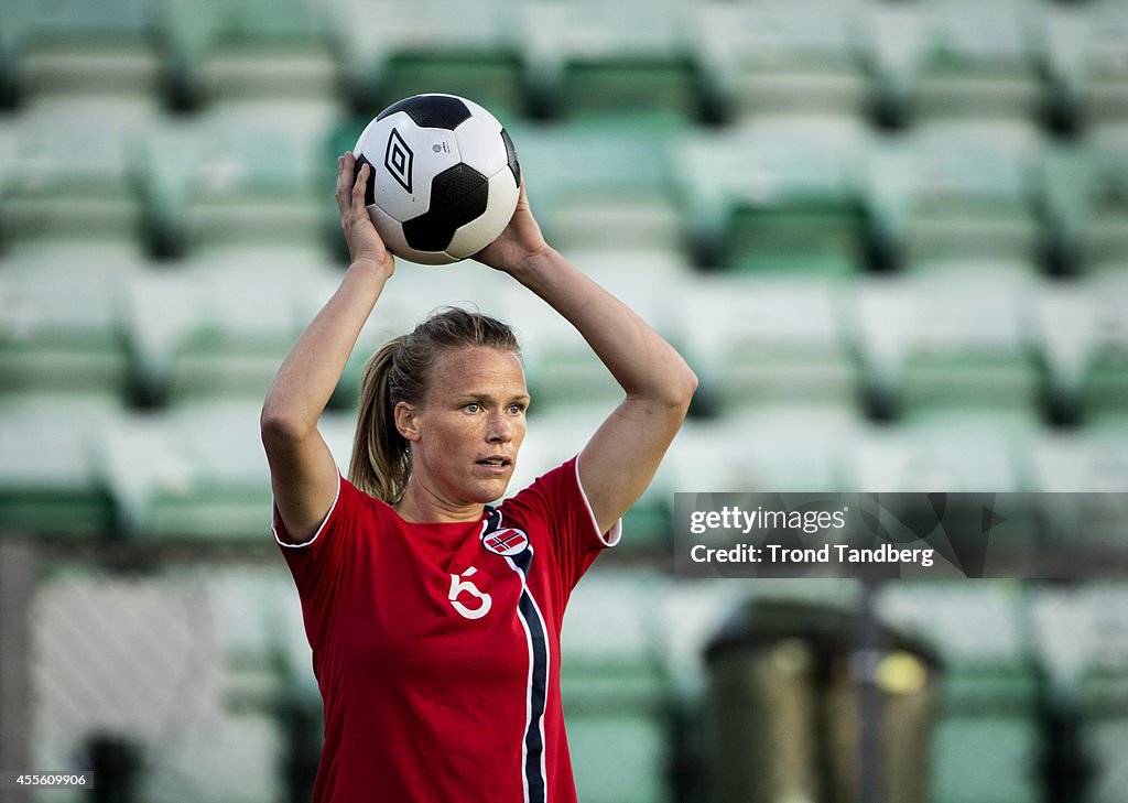 Norway v Netherlands - FIFA Women's World Cup Qualifier
