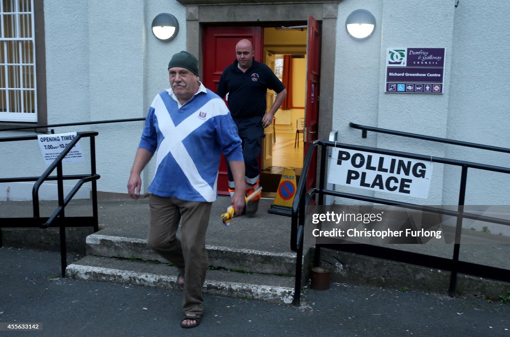 People Of Scotland Take To The Polls To Decide Their Country's Fate In Historic Vote