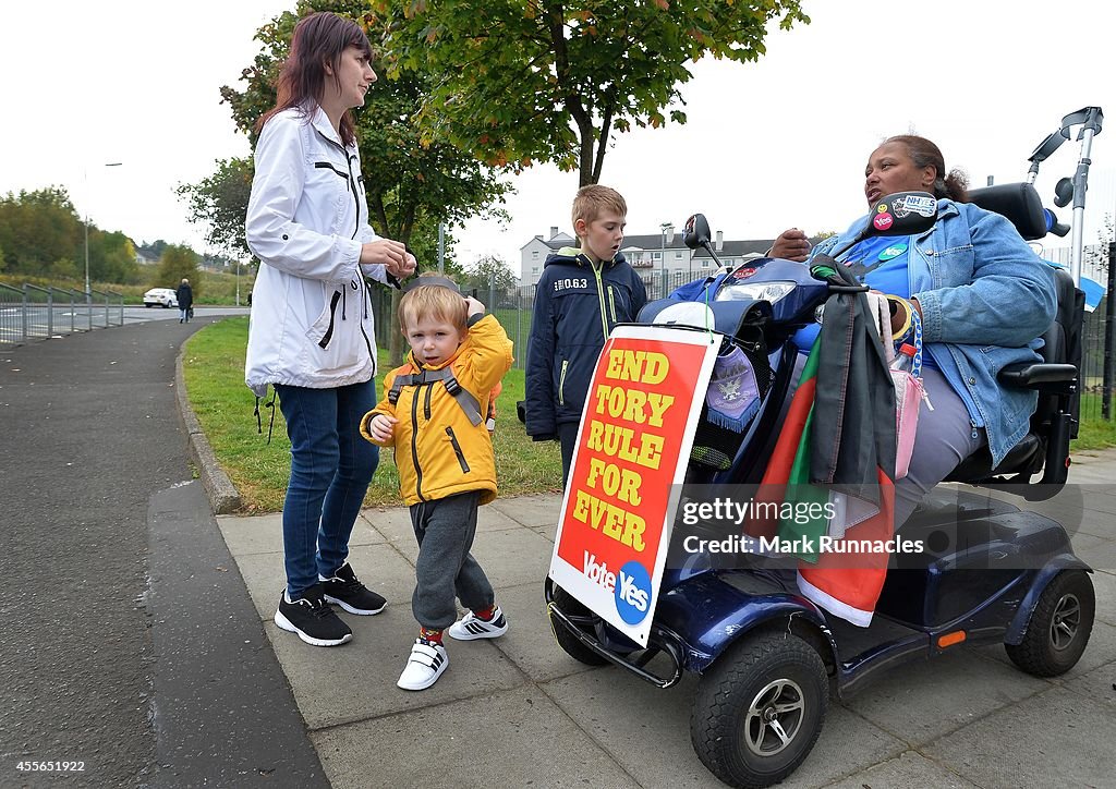 People Of Scotland Take To The Polls To Decide Their Country's Fate In Historic Vote