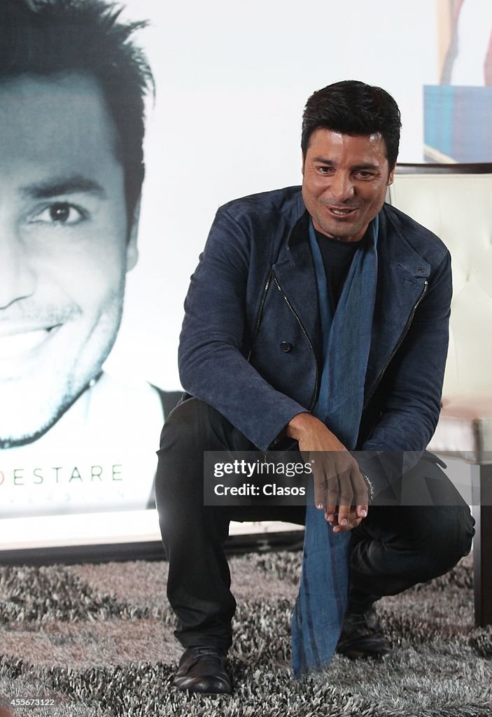 Chayanne Unveils New Record In Mexico