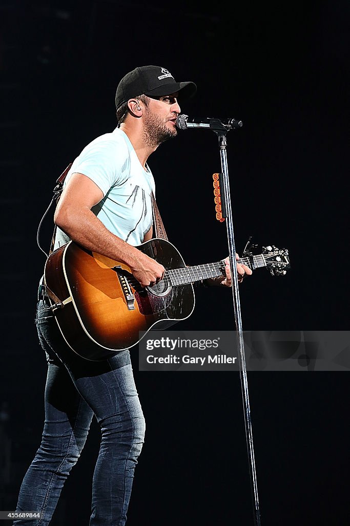 Luke Bryan In Concert - San Antonio, TX