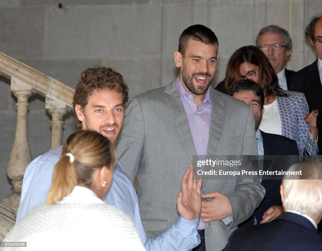 Pau and Marc Gasol Attend Pasqual Maragall Foundation