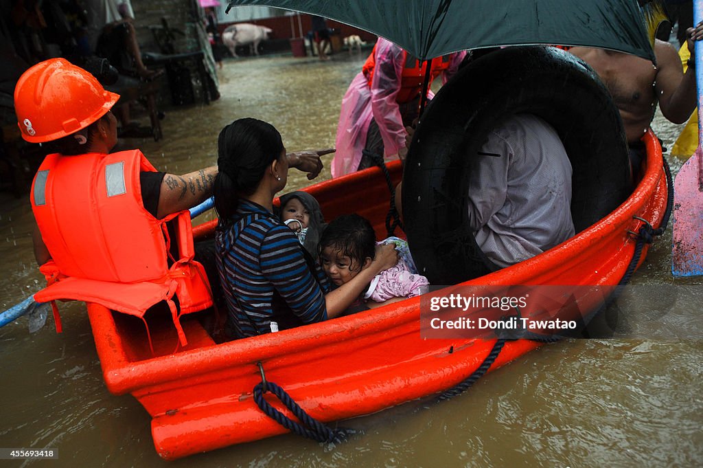 Metro Manila Hit By Widespread Flooding