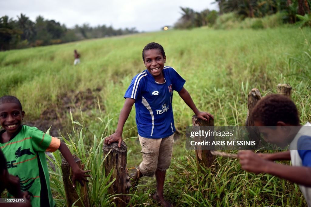 PAPUA NEW GUINEA-DAILY LIFE