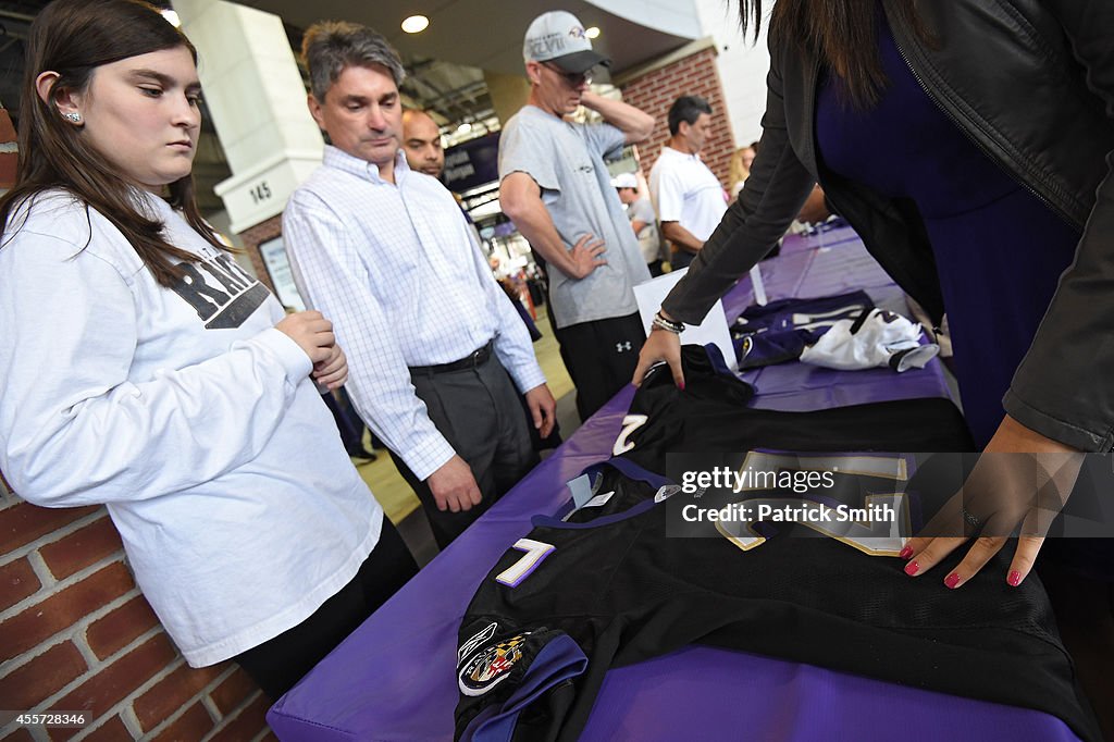 Baltimore Ravens Offer Fan Option To Exchange Ray Rice Jerseys