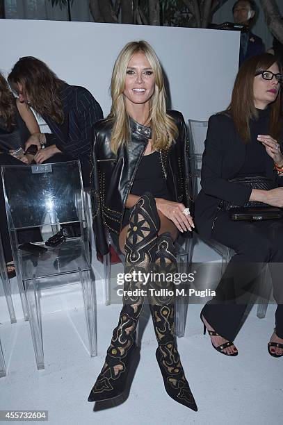 Heidi Klum attends the Versace show during the Milan Fashion Week Womenswear Spring/Summer 2015 on September 19, 2014 in Milan, Italy.