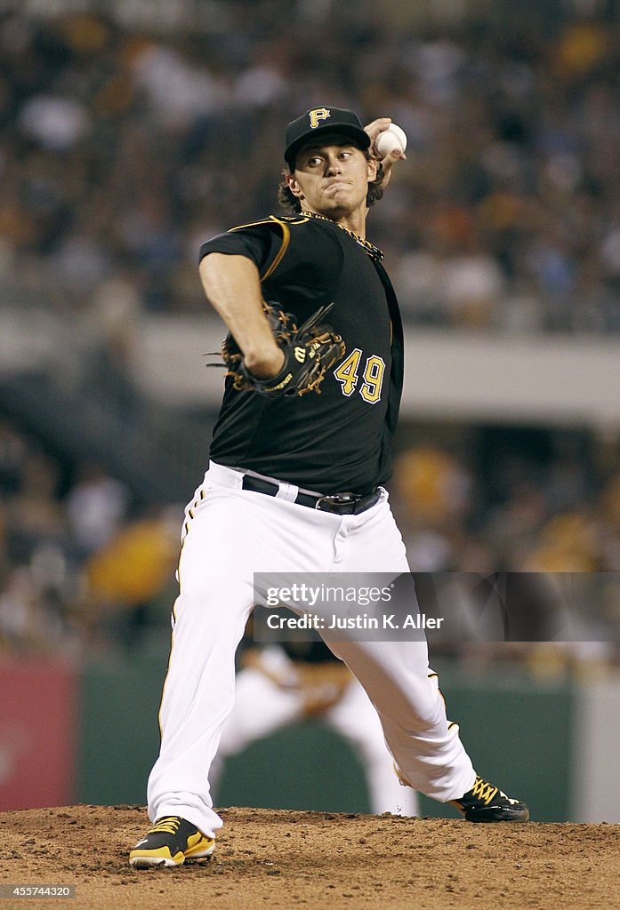 Milwaukee Brewers v Pittsburgh Pirates