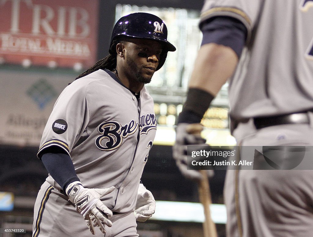 Milwaukee Brewers v Pittsburgh Pirates