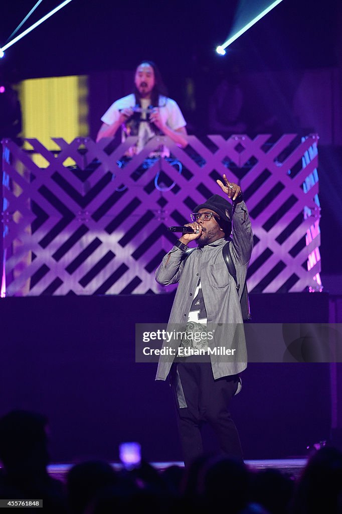 2014 iHeartRadio Music Festival - Night 1 - Show