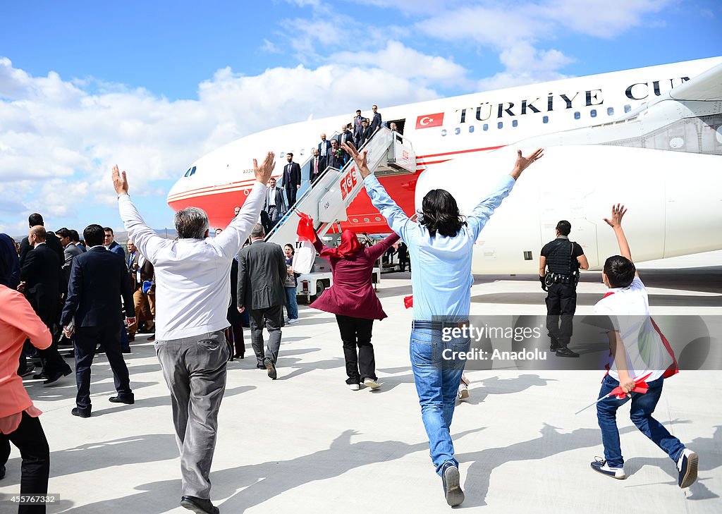 49 Turkish freed hostages arrived in Ankara