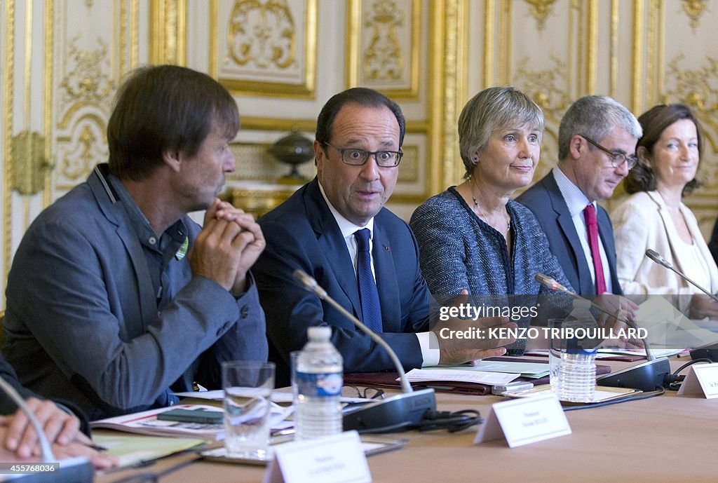 FRANCE-POLITICS-ELYSEE-NGO-MEETING