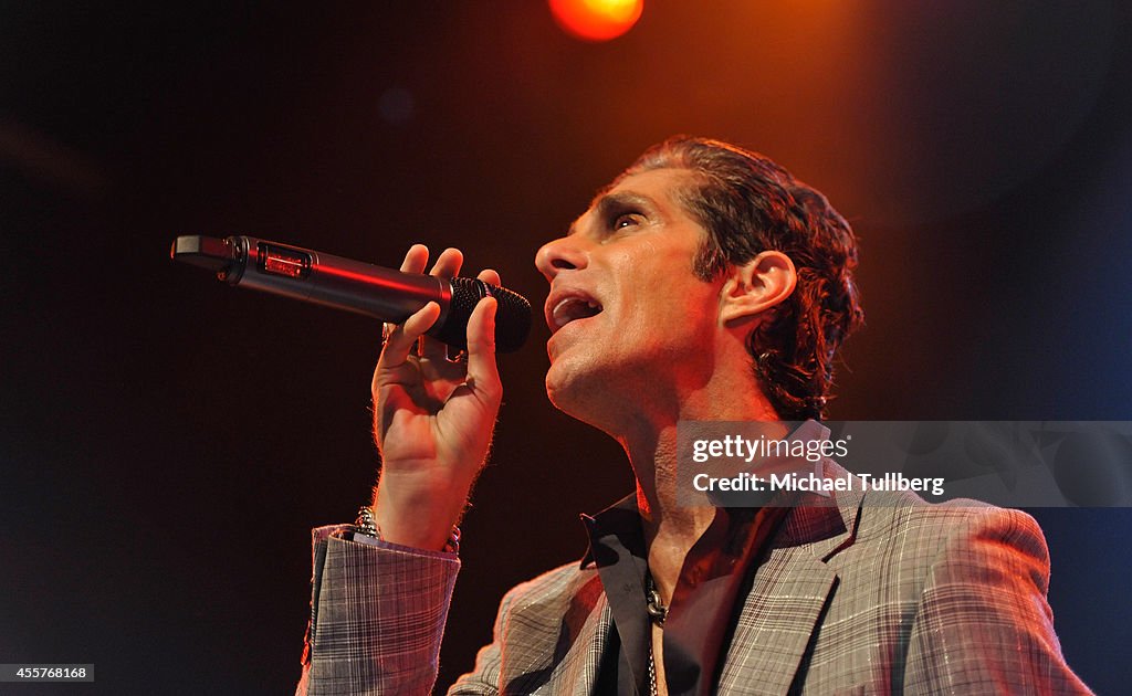 Jane's Addiction Honored With The "Elmer Valentine Award"