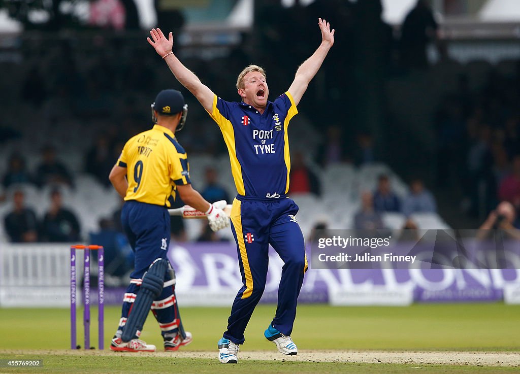 Warwickshire v Durham - Royal London One-Day Cup 2014 Final