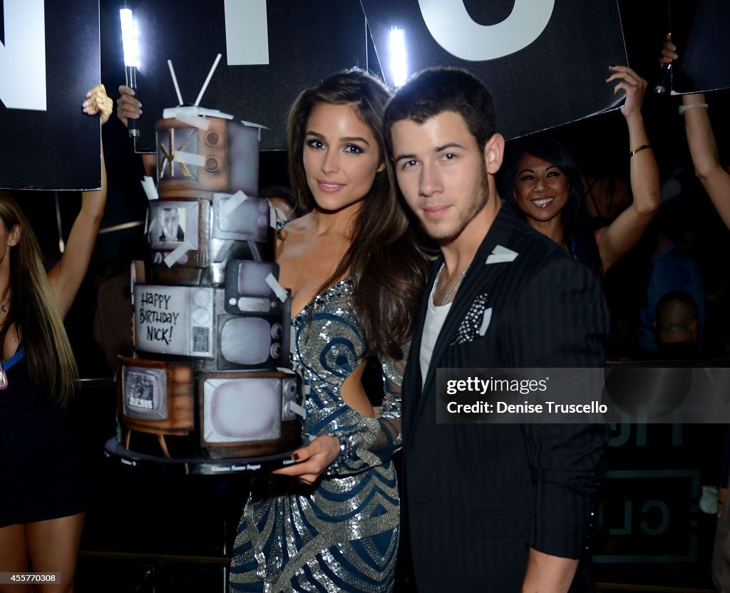 Nick Jonas Parties at Hakkasan Las Vegas Nightclub for 22nd Birthday