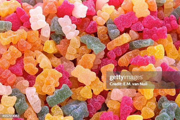 gummy bears - em van nuil stock pictures, royalty-free photos & images