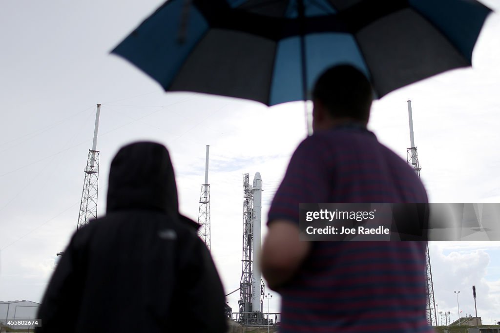 Private Spaceflight Company SpaceX Launches Cargo Capsule On Resupply Mission To Int'l Space Station