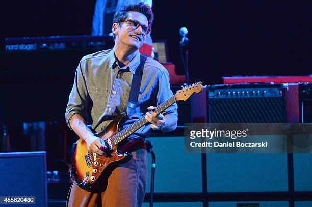 Musician John Mayer performs onstage at Food Network In Concert on September 20, 2014 in Chicago, United States.