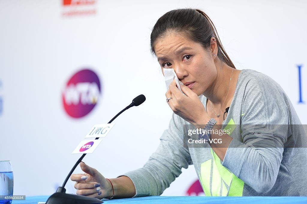 Li Na Injured Li Na speaks to the media during a press conference after announcing ...