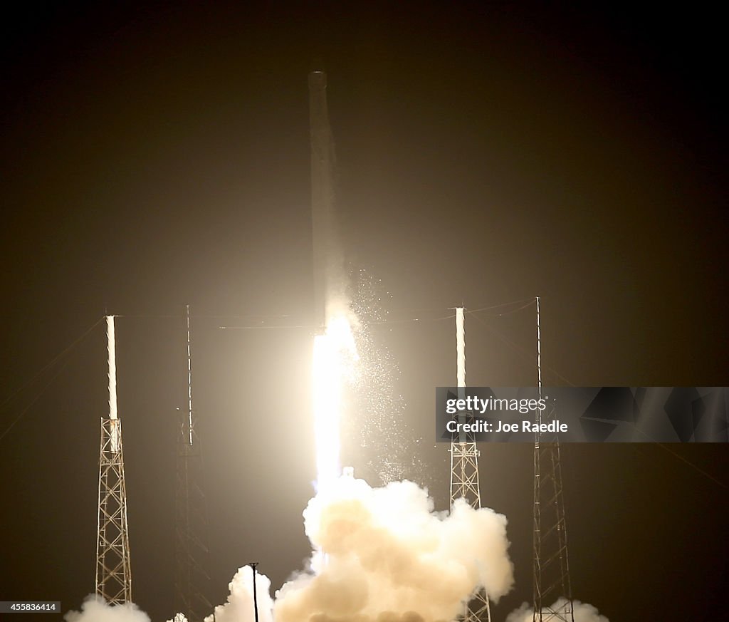 Private Spaceflight Company SpaceX Launches Cargo Capsule On Resupply Mission To Int'l Space Station