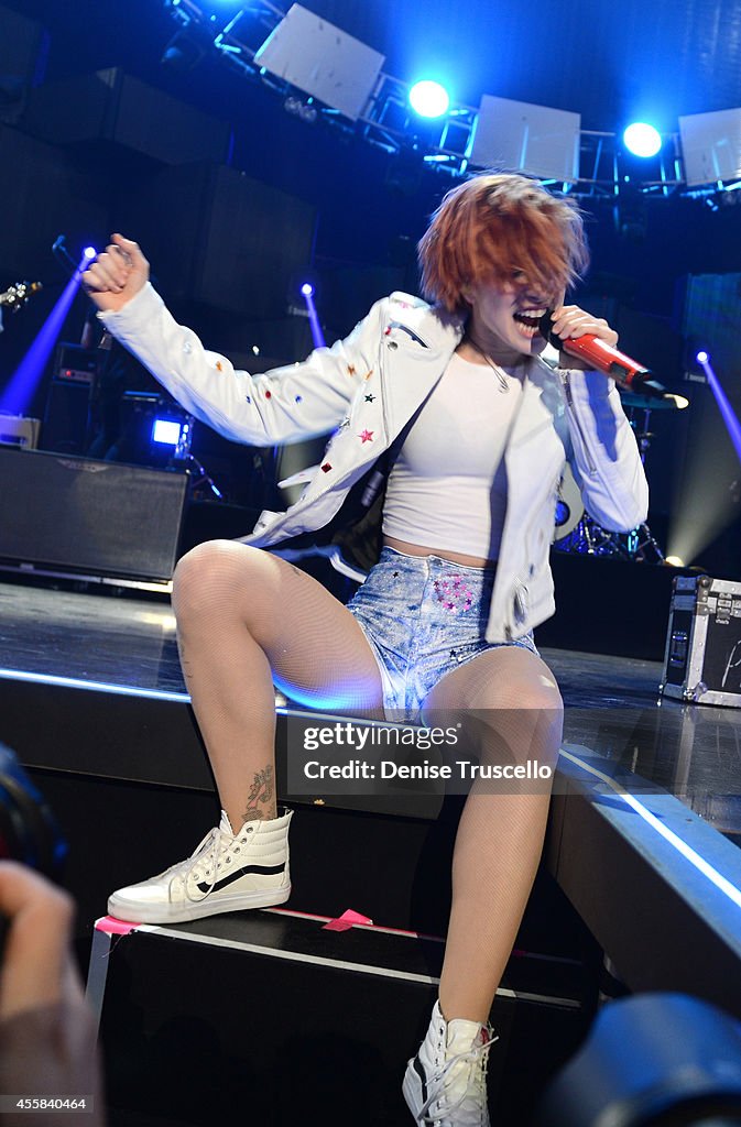 2014 iHeartRadio Music Festival - Night 2 - Show