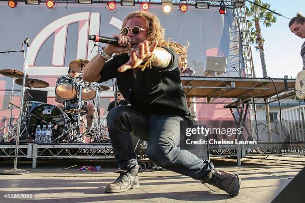 Rock Sun Rapper Mod Sun Rapper Photos and Premium High Res Pictures - Getty Images