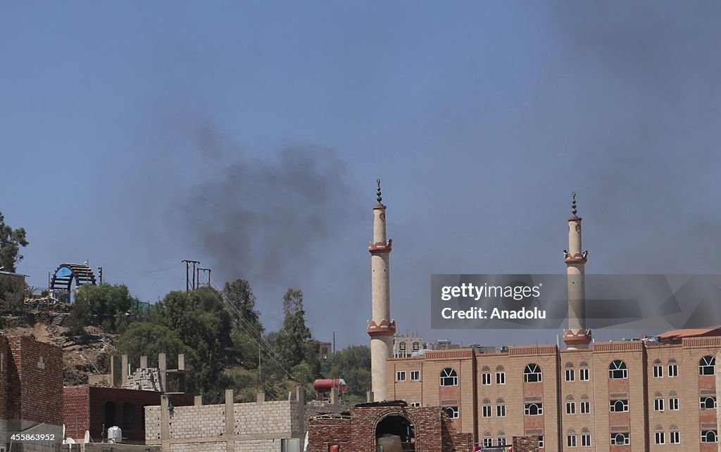 Clashes in Sanaa between Houthi rebels and government forces