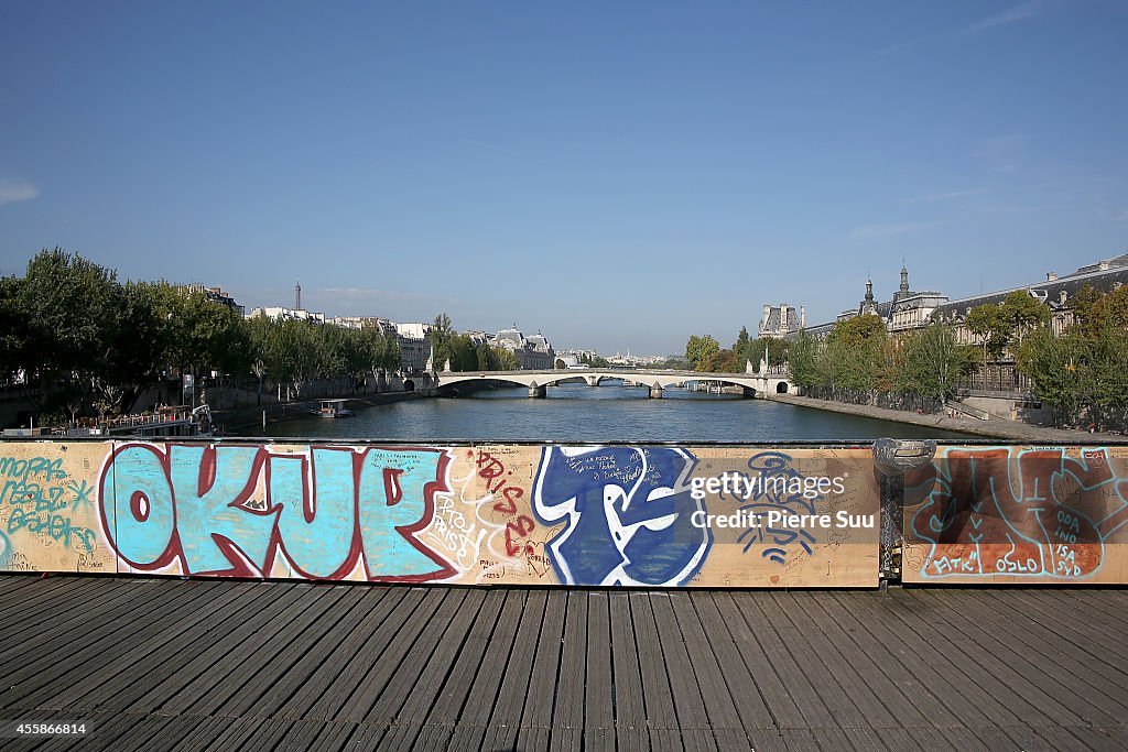 Paris Officials Put Plastic Panels To Stop Love Padlocks On Pont Des Arts Bridge