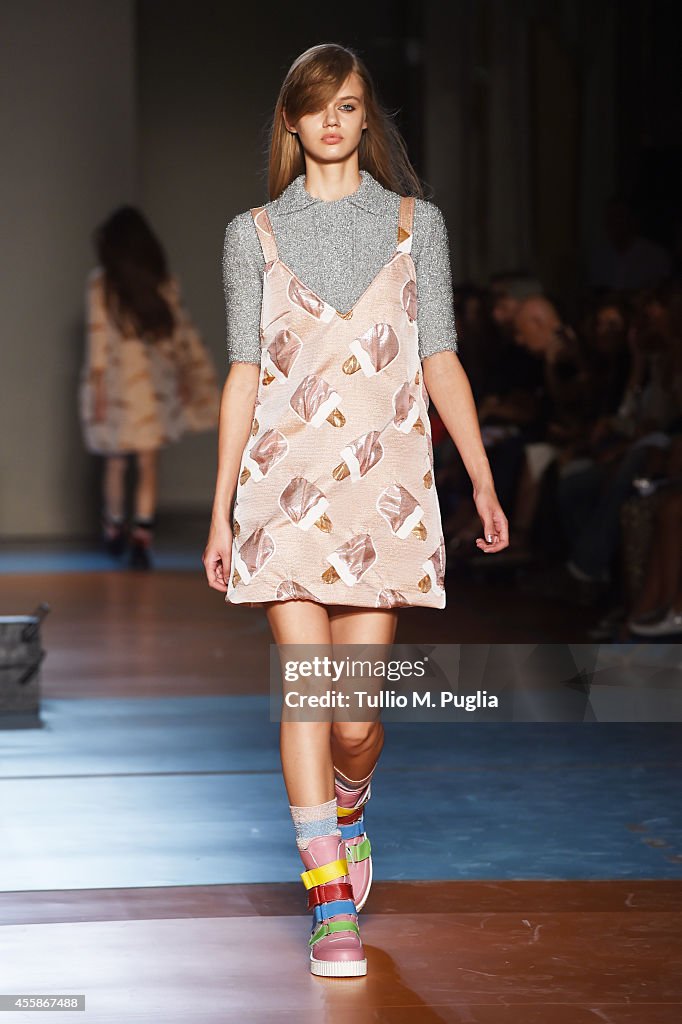 Au Jour Le Jour - Runway - Milan Fashion Week Womenswear Spring/Summer 2015