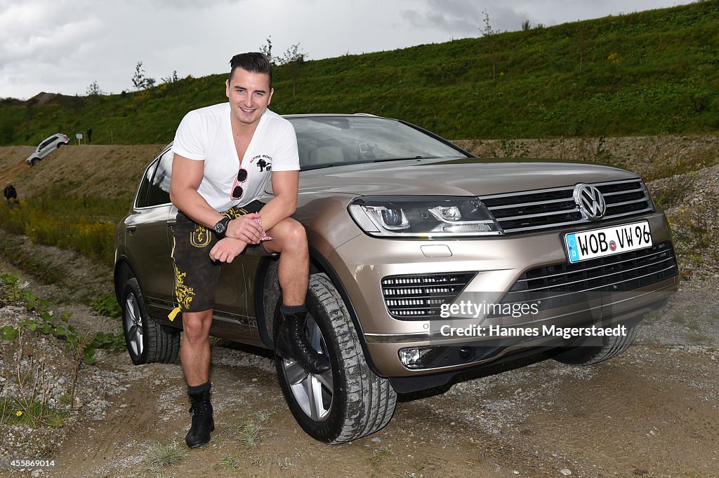 Leslie Mandoki & Andreas Gabalier Test New VW Touareg