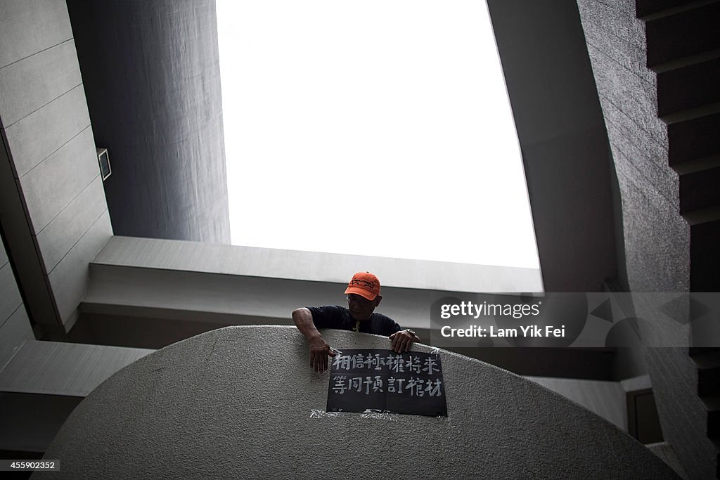 Hong Kong Students Begin Pro Democracy Strike