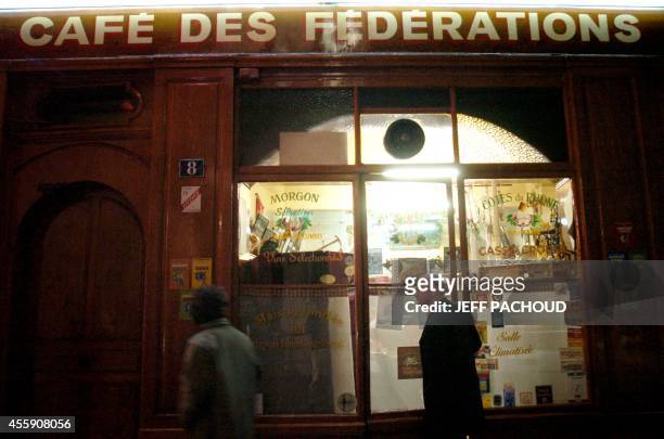 Photo showing the entrance of the "Cafe des Federations", a "bouchon" restaurant, 07 November 2006 in Lyon, southern France. The name of the typical...