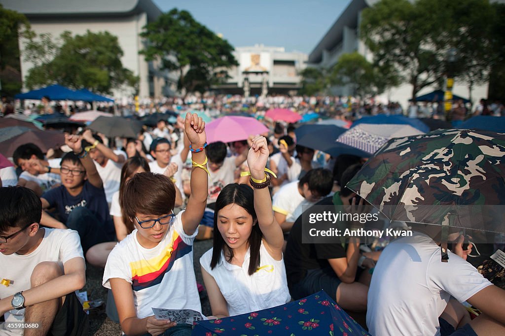 Hong Kong Students Begin Pro Democracy Strike