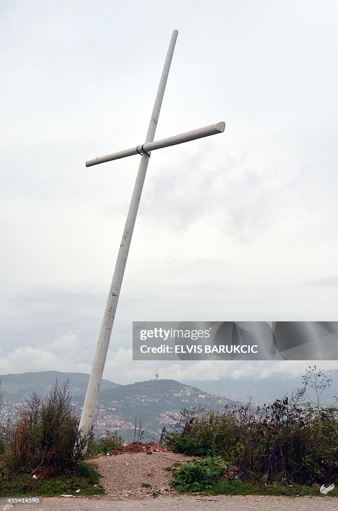 BOSNIA-POLITICS-RELIGION-CROSS