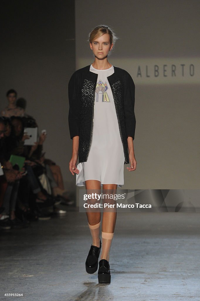 N-U-D-E New Upcoming Designers - Alberto Zambelli - Runway - Milan Fashion Week Womenswear Spring/Summer 2015