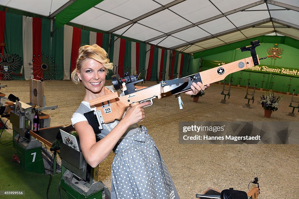 'BMW Armbrustschiessen' - Oktoberfest 2014