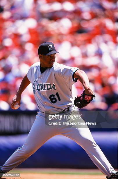 Livan Hernandez of the Florida Marlins pitches against the New York Mets on June 24, 1999 at Shea Stadium in the Flushing neighborhood of the Queens...