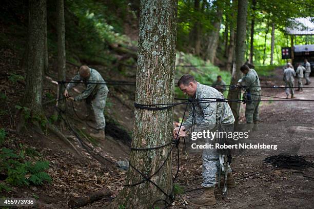 94 Soldier Climbing Rope Stock Photos, High-Res Pictures, and Images ...