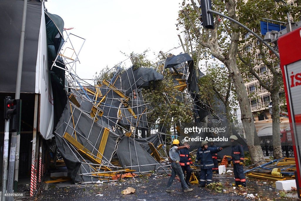 Structural framework collapsed in Istanbul