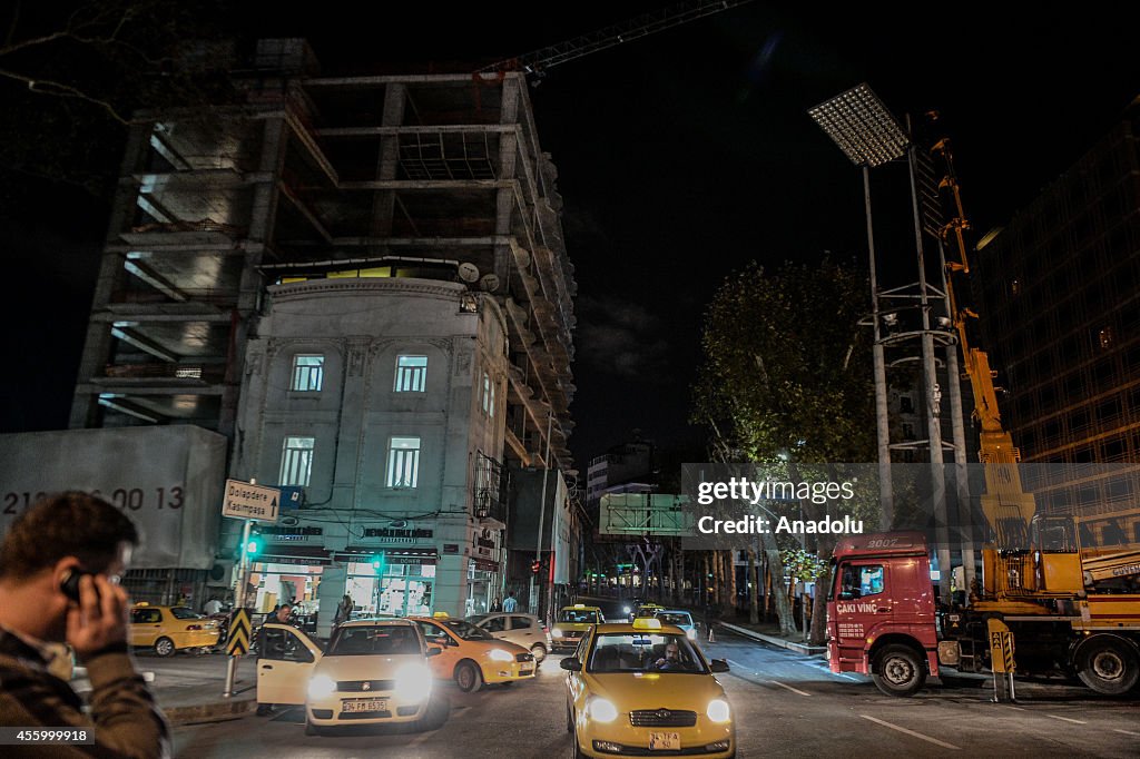 Collapsed scaffold removed in Istanbul