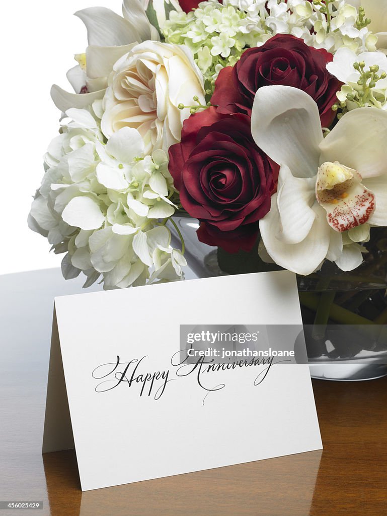 Happy Anniversary card with romantic flower bouquet