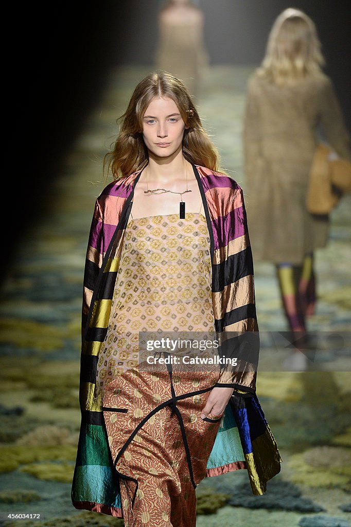 Dries Van Noten - Runway RTW - Spring 2015 - Paris Fashion Week