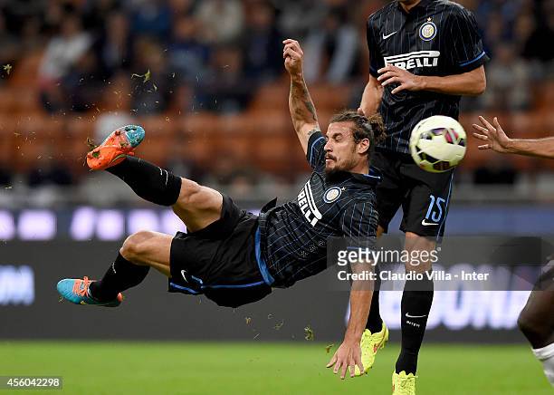 Pablo Daniel Osvaldo of FC Internazionale scores the first goal during the Serie A match between FC Internazionale Milano and Atalanta BC at Stadio...