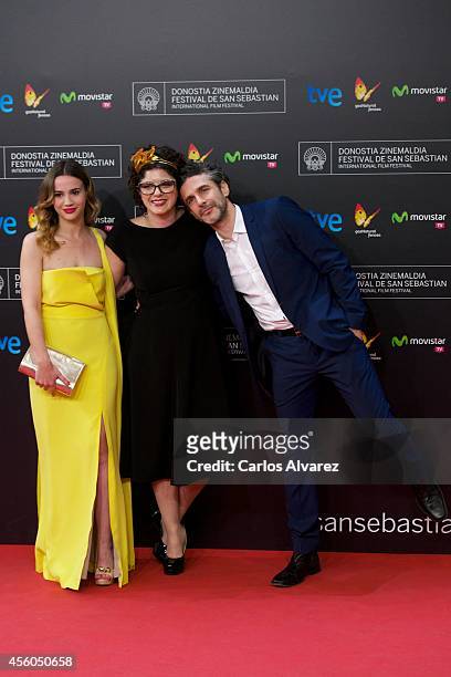 Actress Celeste Cid, director Anahi Berneri and actor Leonardo Sbaraglia attend the "Aire Libre" premiere at the Kursaal Palace during the 65nd San...