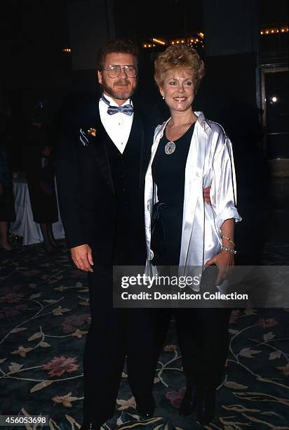 Actor Robert Foxworth and his wife 'Bewitched' actress Elizabeth Montgomery attend an event in circa 1988 in Los Angeles, California.