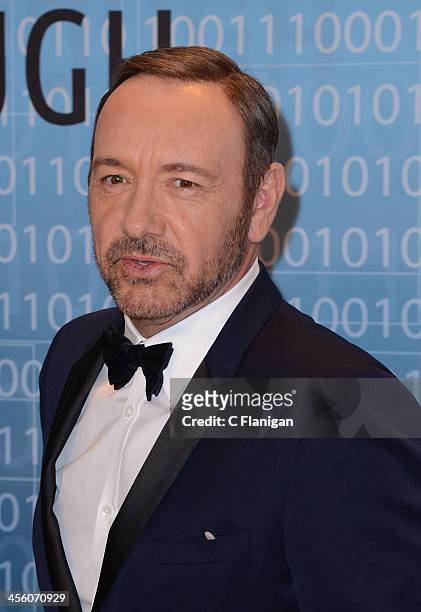 Actor Kevin Spacey arrives at the Breakthrough Prize Inaugural Ceremony at NASA Ames Research Center on December 12, 2013 in Mountain View,...